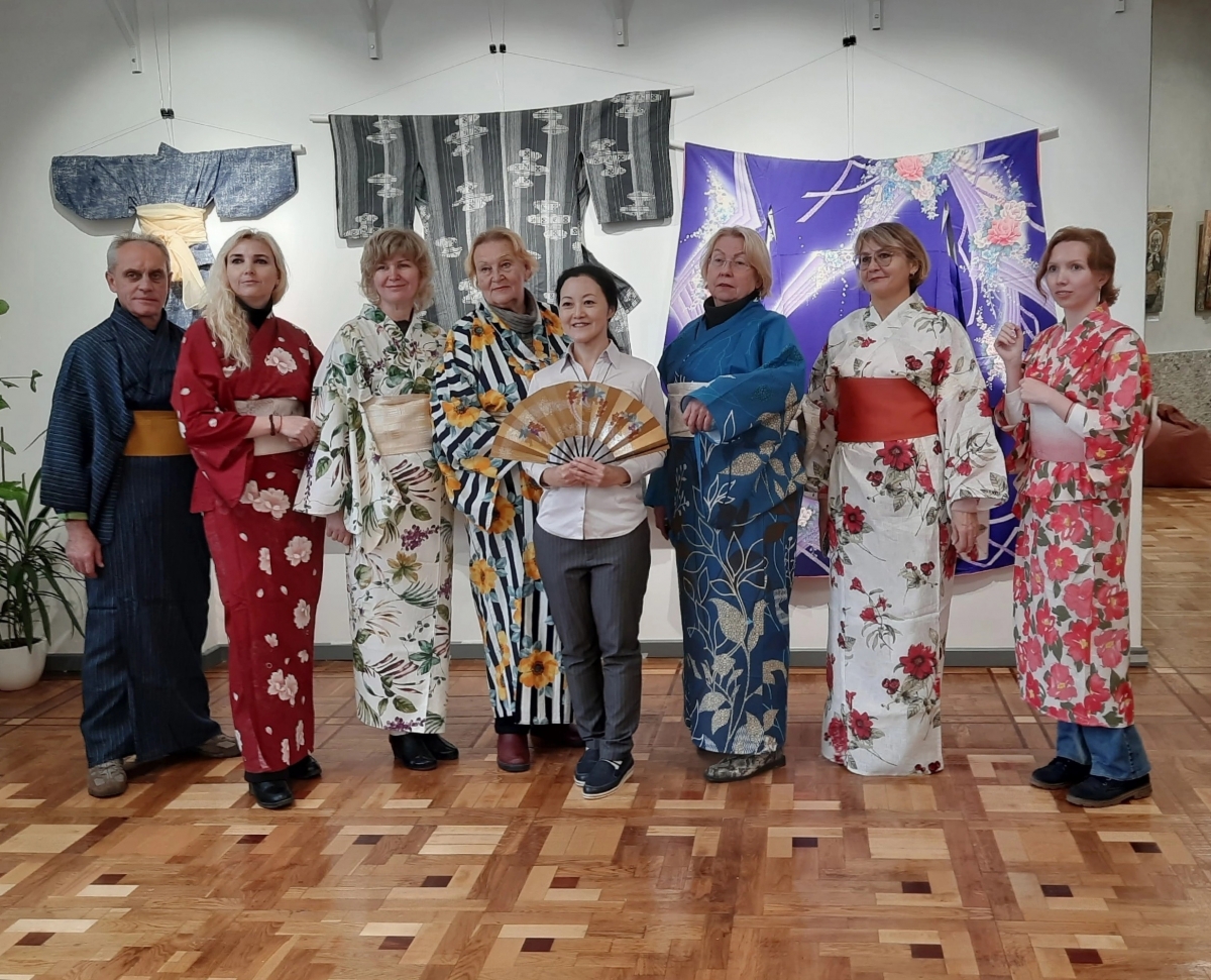 Мастер-классы в рамках работы выставки «Традиционные предметы быта Японии, украшения и одежда»